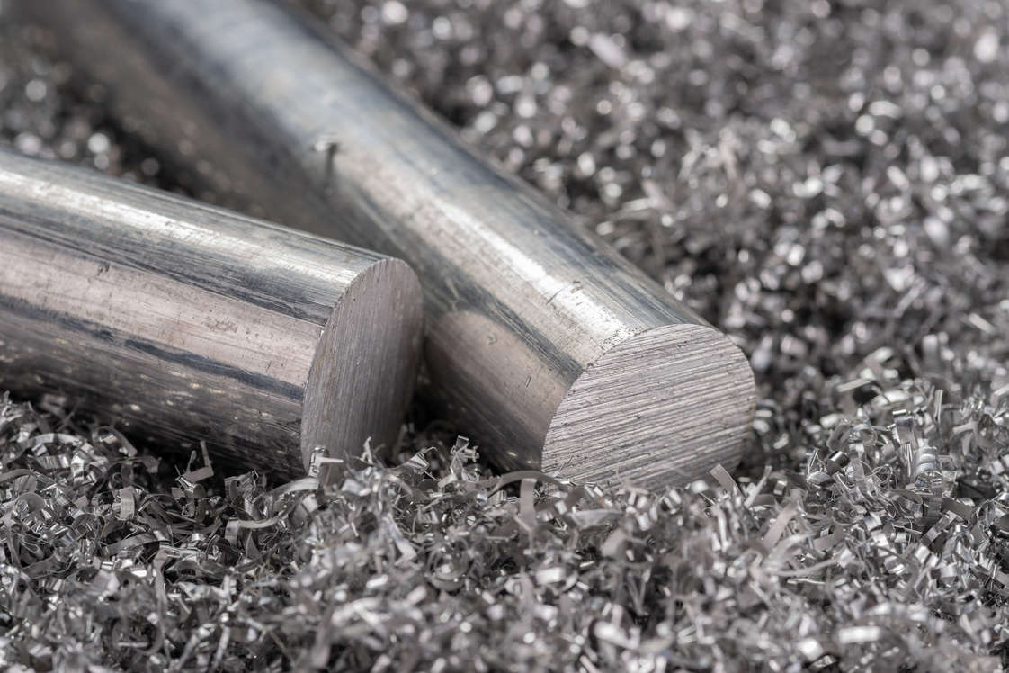 Aluminum billets on aluminum shavings